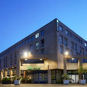 Ibis Styles Centre Port 3* Tolone
